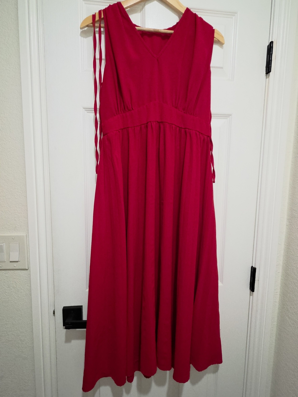 Women's Red V-Neck Sleeveless Dress